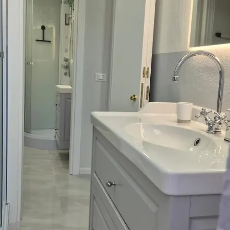 Mb Monolocale In Via Xx Settembre 卡利亚里