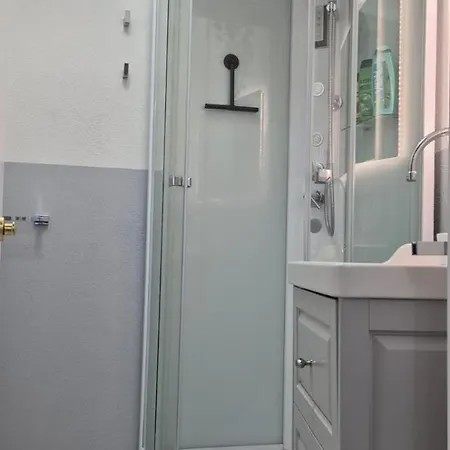 Guest house Mb Monolocale In Via Xx Settembre Cagliari