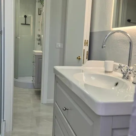 Mb Monolocale In Via Xx Settembre 3* 卡利亚里